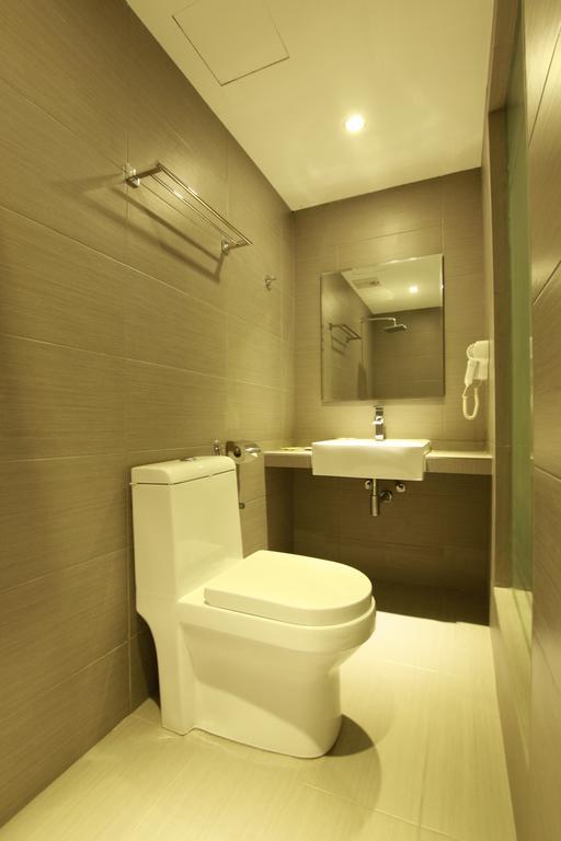 Hotel 99 Pusat Bandar Пучонг Экстерьер фото