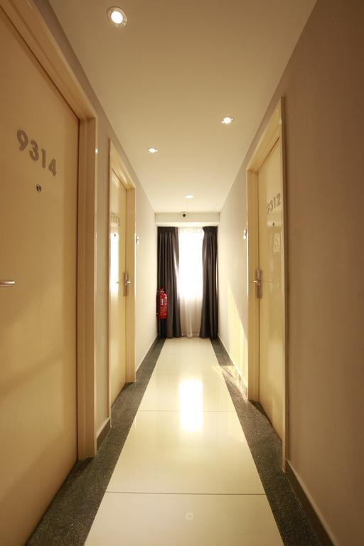 Hotel 99 Pusat Bandar Пучонг Экстерьер фото